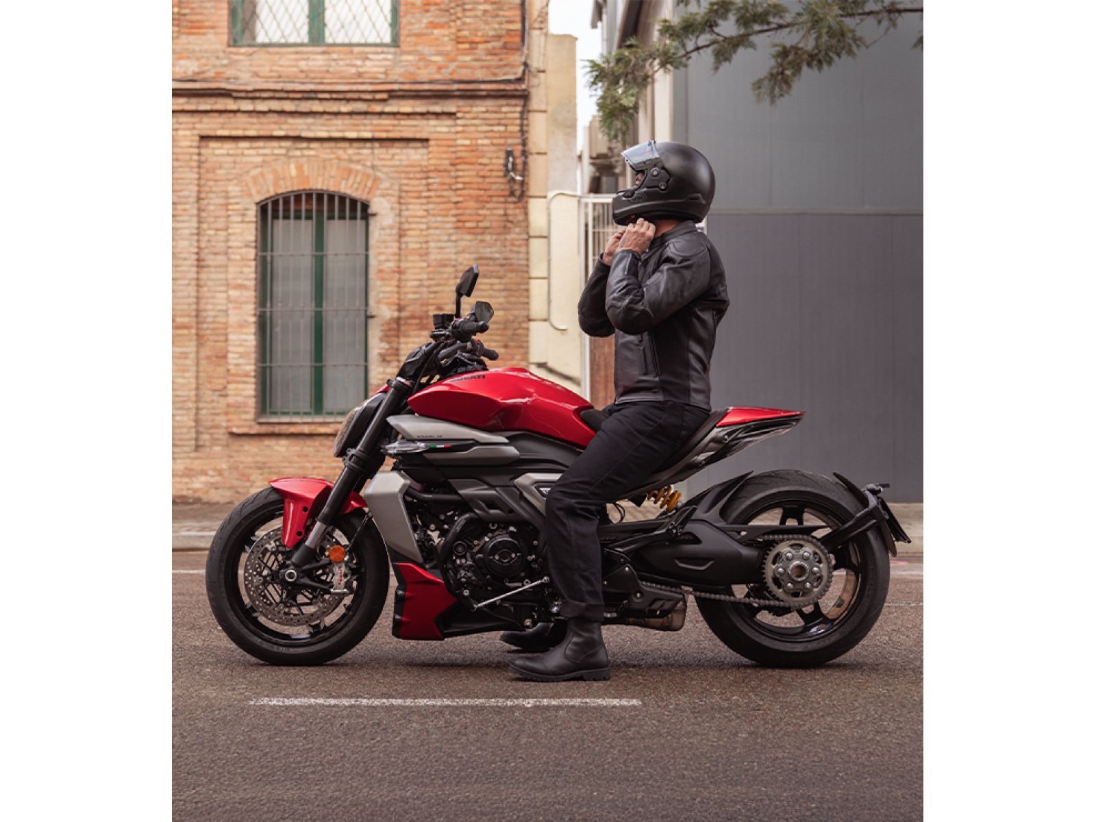 Мотоцикл DUCATI XDiavel V4 (RED) 2026